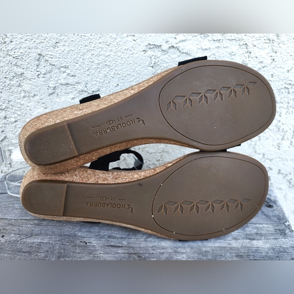10 women Koolaburra by UGG platform cork grommet strap sandals black gold velvet - Picture 13 of 16